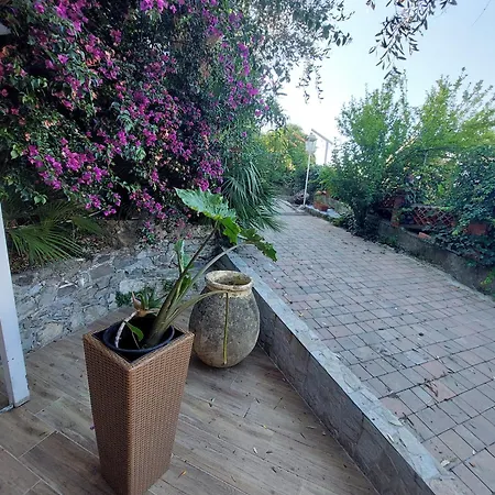 Riviera Garden Apartment Genoa